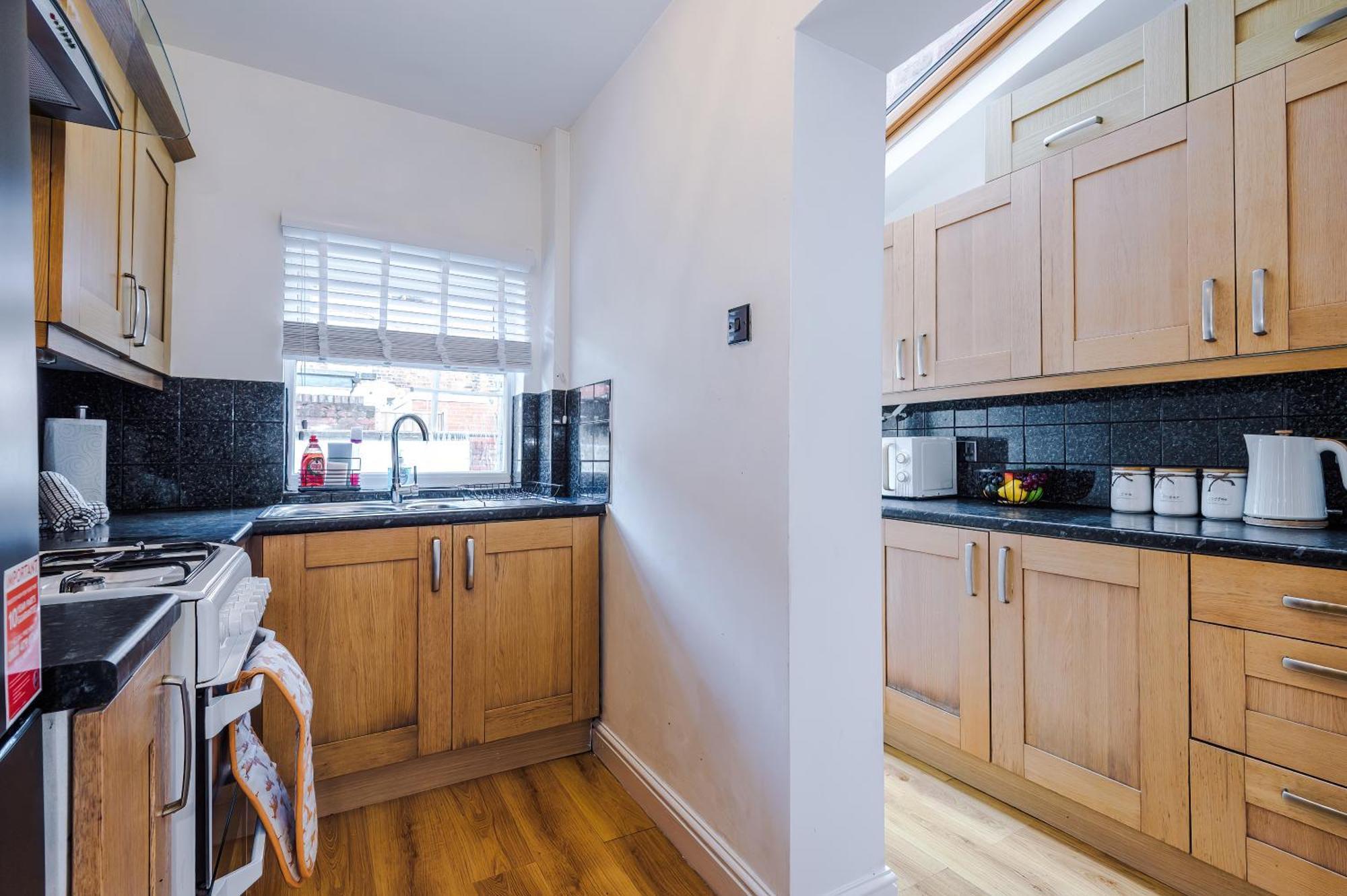 New! Spacious 2-Bed Home In Chester City-Centre By 53 Degrees Property, Ideal For Couples & Small Groups, Great Location - Sleeps 5 מראה חיצוני תמונה