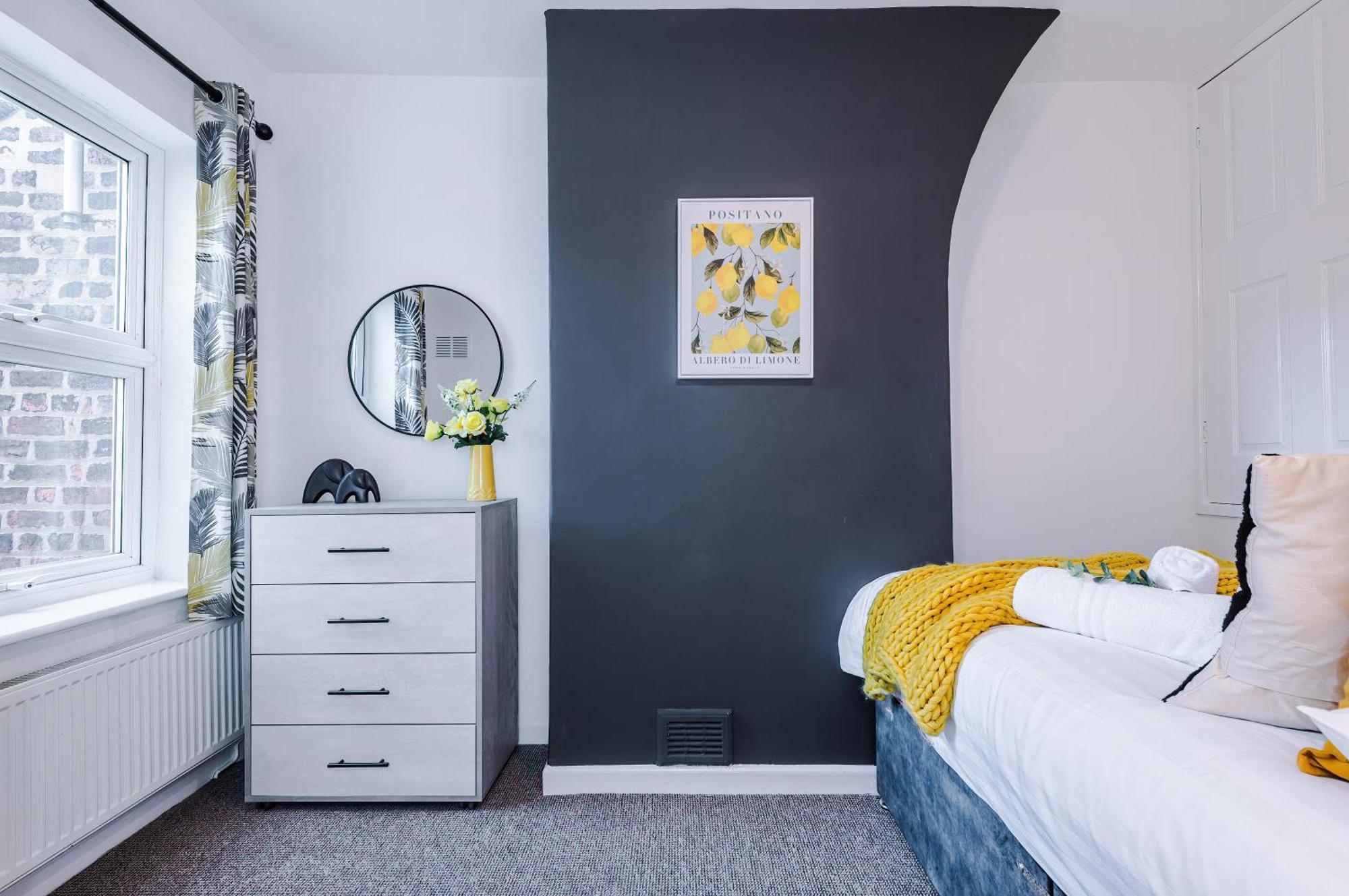 New! Spacious 2-Bed Home In Chester City-Centre By 53 Degrees Property, Ideal For Couples & Small Groups, Great Location - Sleeps 5 מראה חיצוני תמונה