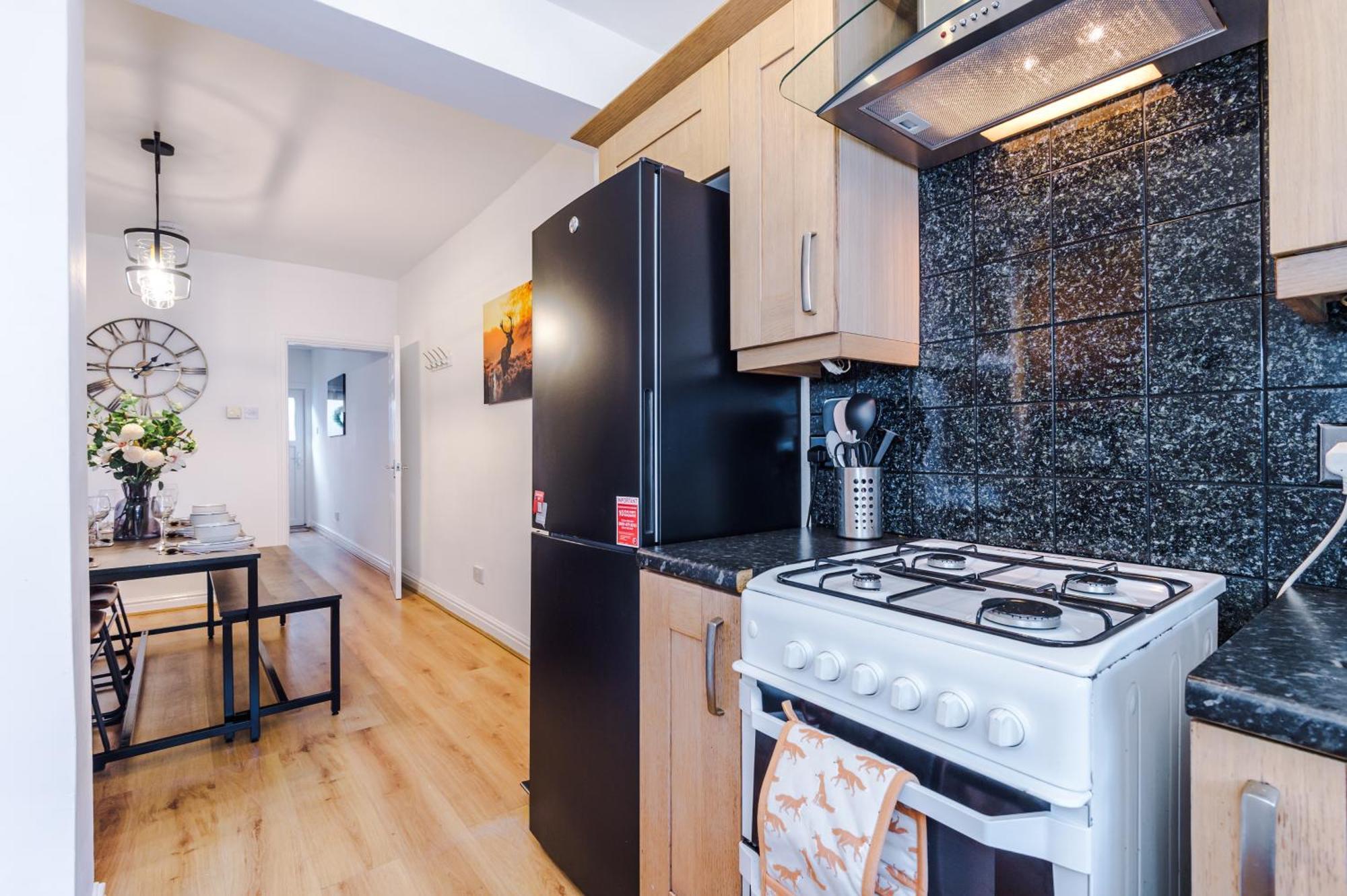 New! Spacious 2-Bed Home In Chester City-Centre By 53 Degrees Property, Ideal For Couples & Small Groups, Great Location - Sleeps 5 מראה חיצוני תמונה